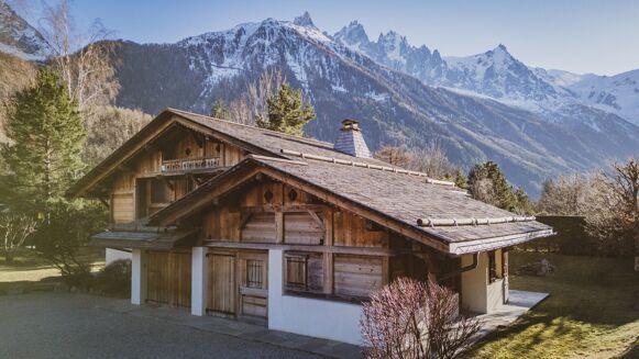 Picture of 4 bedroom chalet for sale.