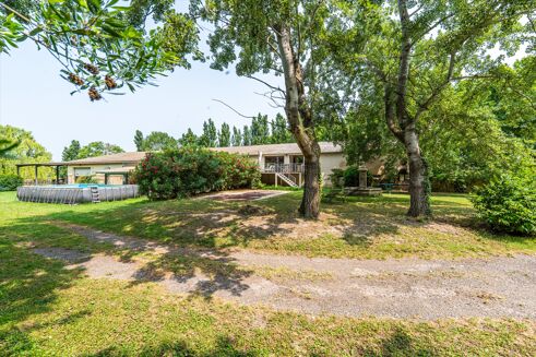 Picture of 4 bedroom house for sale.