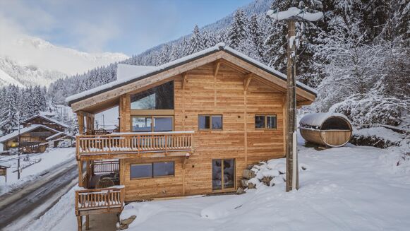 Picture of 6 bedroom chalet for sale.