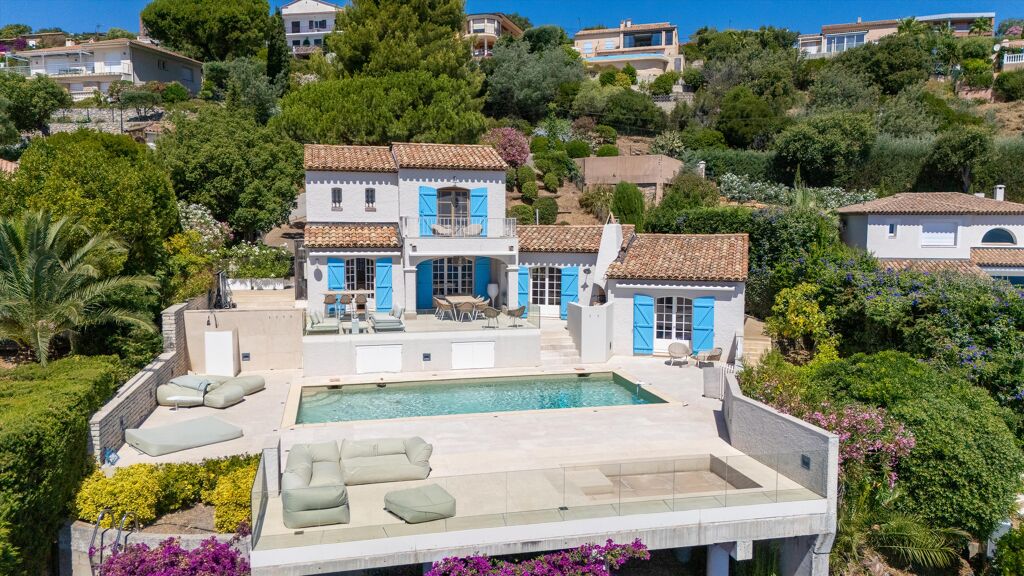 Image of Roquebrune-sur-Argens, Var, Provence-Alpes-Côte d'Azur