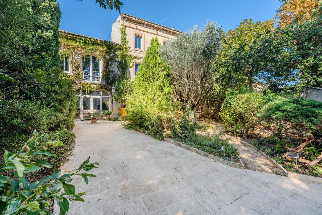 Image of Maussane-les-Alpilles, Bouches-du-Rhône, Provence-Alpes-Côte d'Azur