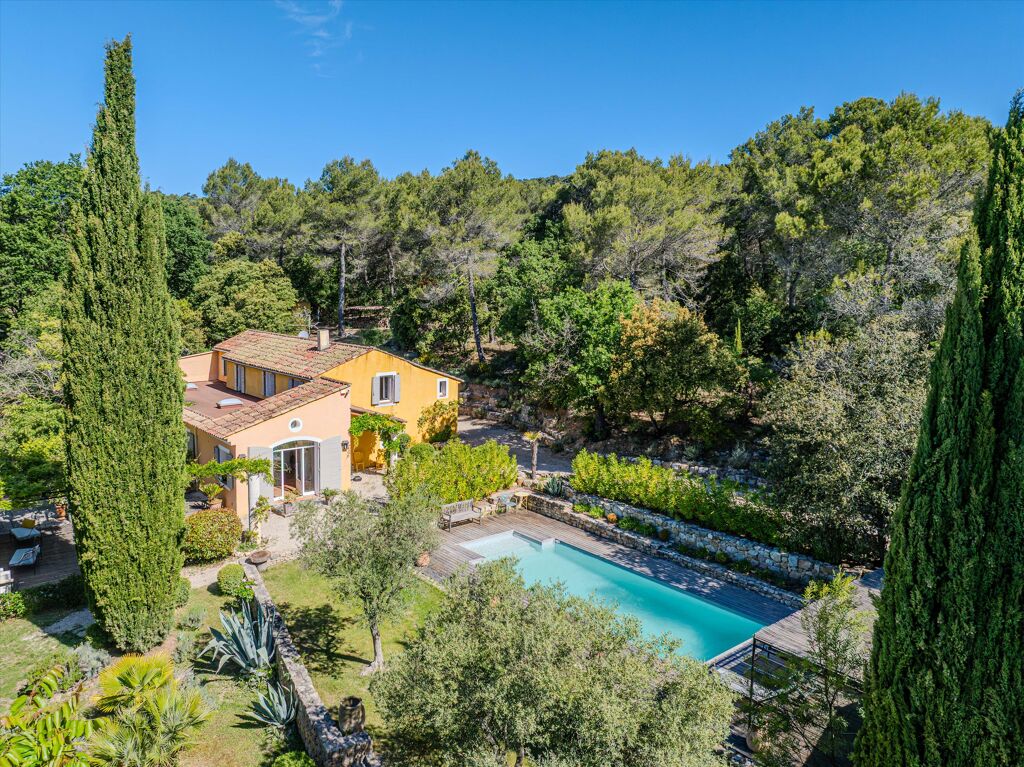 Image of La-Bastide-des-Jourdans, Bouches-du-Rhône, Provence-Alpes-Côte d'Azur