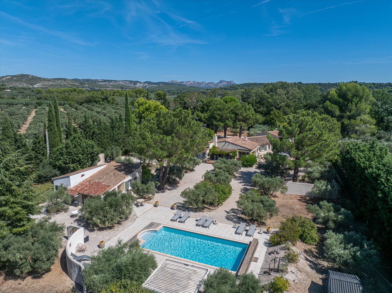 Image of Mouriès, Bouches-du-Rhône, Provence-Alpes-Côte d'Azur