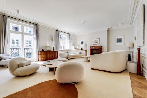 Picture of 5 bedroom apartment for sale.