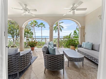 Picture of 4 bedroom apartment for sale.