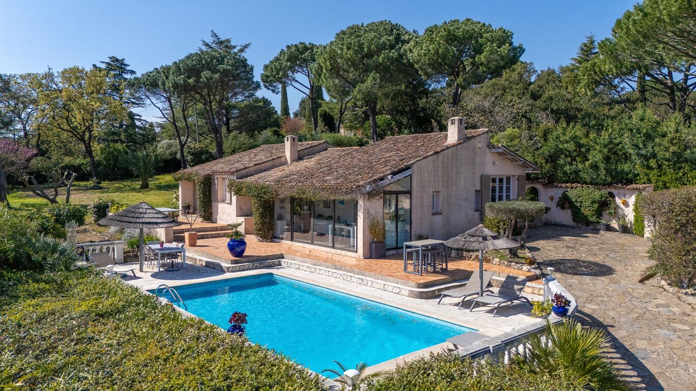 Image of Grimaud, Var, Provence-Alpes-Côte d'Azur