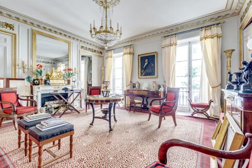 Picture of 3 bedroom apartment for sale.