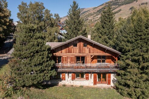 Picture of 7 bedroom chalet for sale.