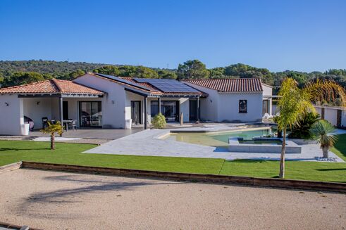 Picture of 3 bedroom house for sale.