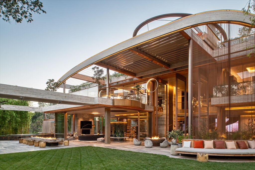 Image of 607 Siena Way, Los Angeles, California, 90077