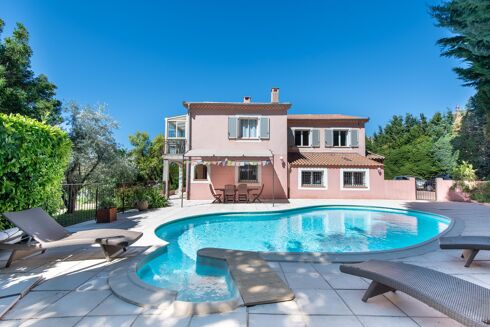 Picture of 6 bedroom house for sale.