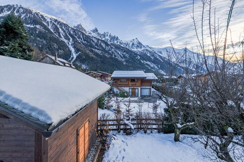 Picture of 4 bedroom chalet for sale.