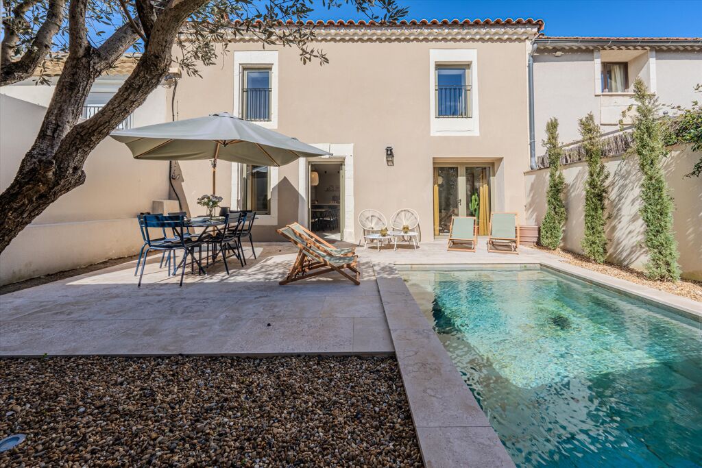 Image of Eyragues, Bouches-du-Rhône, Provence-Alpes-Côte d'Azur