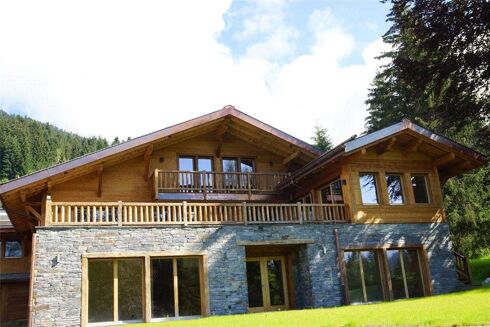 Picture of 7 bedroom chalet for sale.
