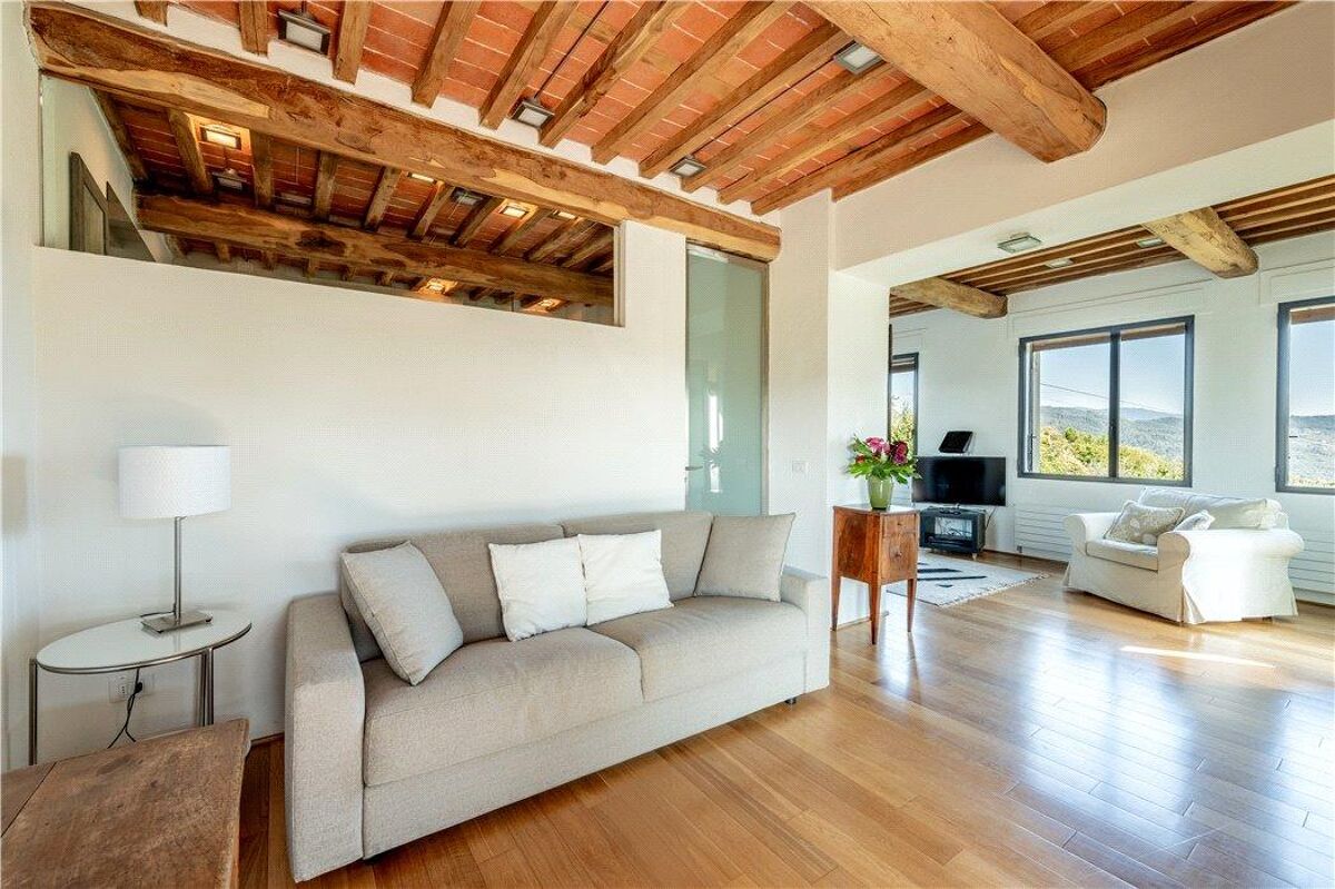 villa for sale in Lucca, Tuscany