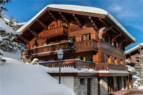 Picture of 7 bedroom chalet for sale.