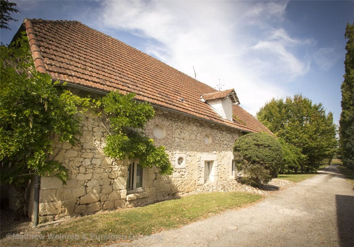 chateau for sale in IP 1117 Puymirol, Gascony RSI140795 Knight Frank