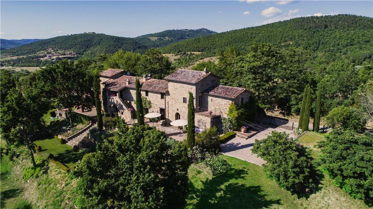 villa for sale in Castel Rigone, Perugia, Umbria - rsi160540 | Knight Frank