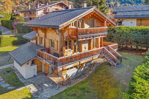 Picture of 5 bedroom chalet for sale.