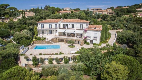 Picture of 7 bedroom villa for sale.