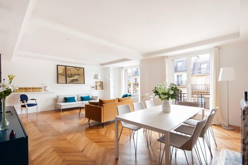 Picture of 3 bedroom apartment for sale.
