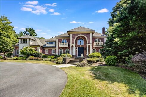 Picture of 4 bedroom house for sale.