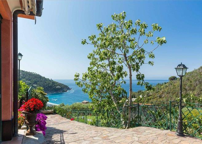 Villa For Sale In Bonassola Cinque Terre Rsi190881 - 