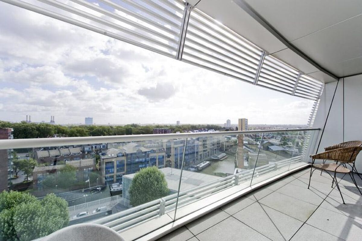 flat for sale in Albion Riverside Building, 8 Hester Road, Battersea