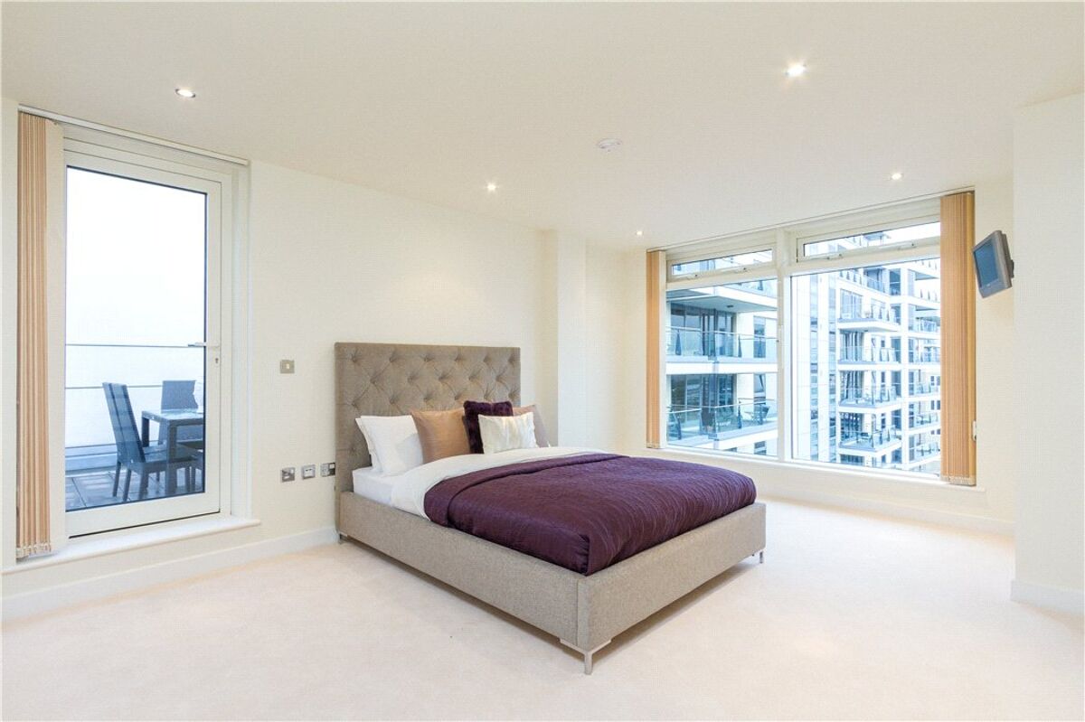flat for sale in Courtyard House, Imperial Wharf, Lensbury Avenue