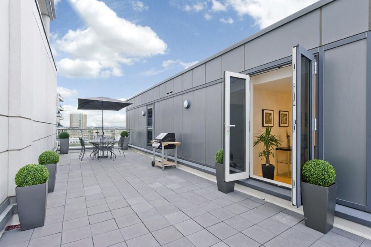 flat for sale in Courtyard House, Imperial Wharf, Lensbury Avenue