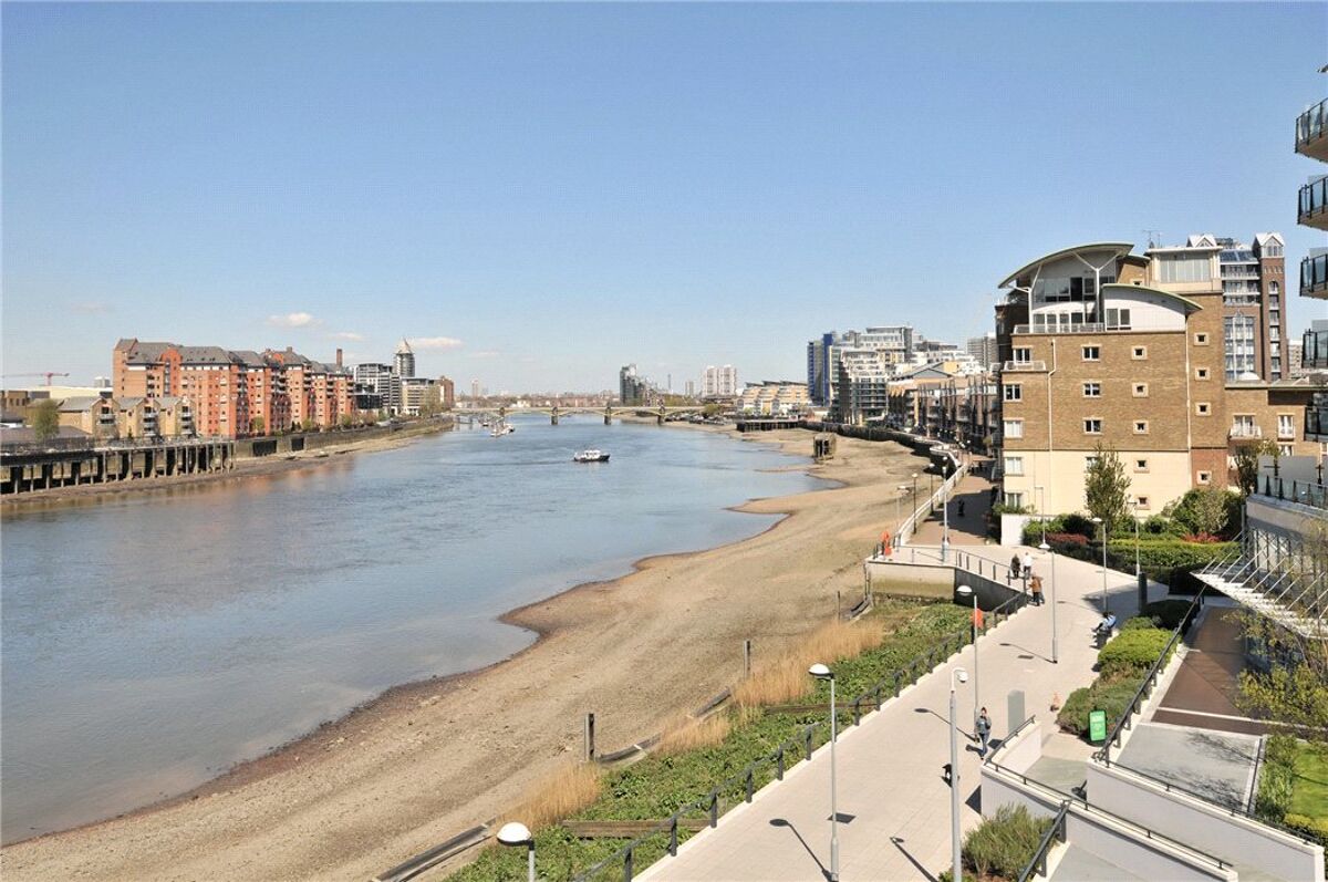 flat for sale in Kingfisher House, Battersea Reach, Juniper Drive
