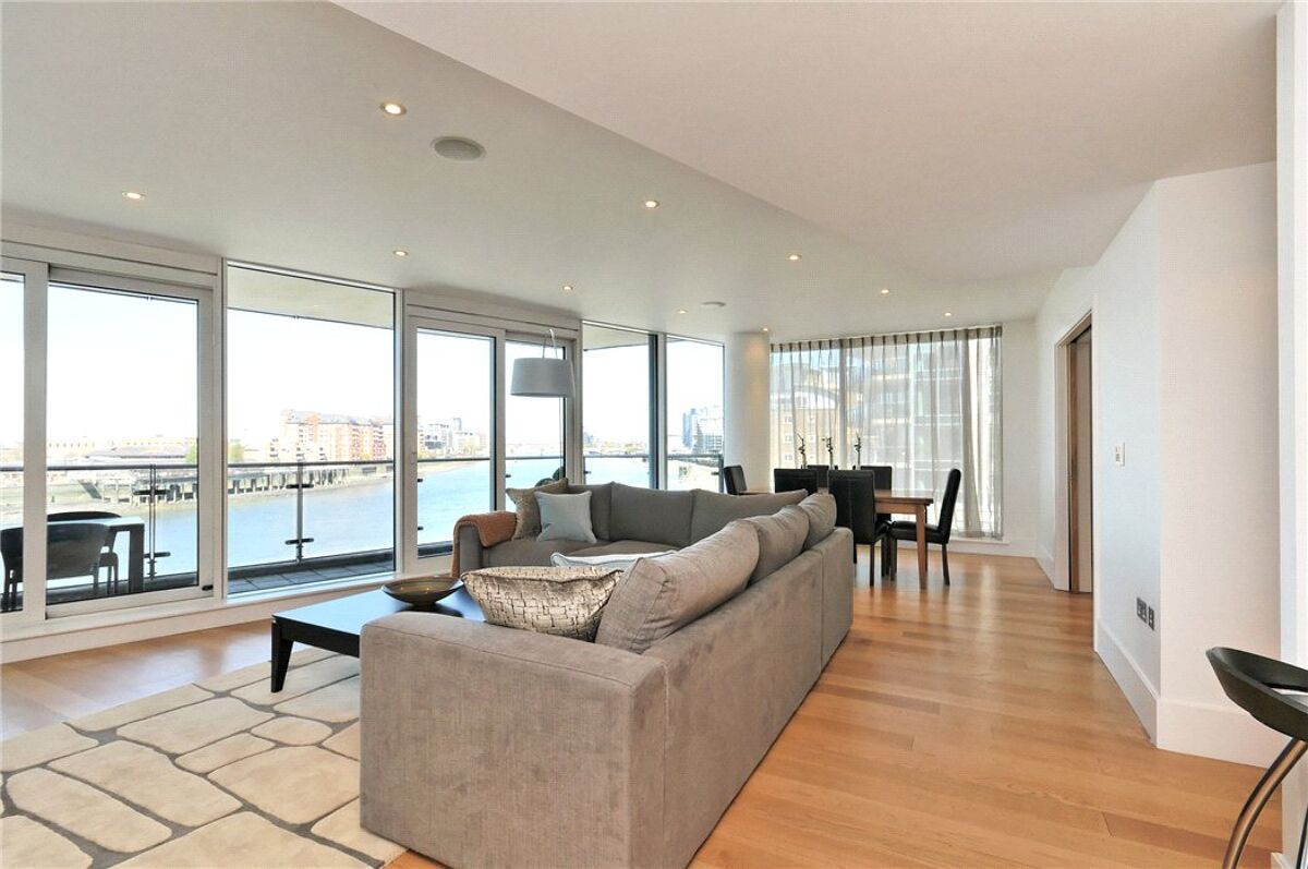 flat for sale in Kingfisher House, Battersea Reach, Juniper Drive