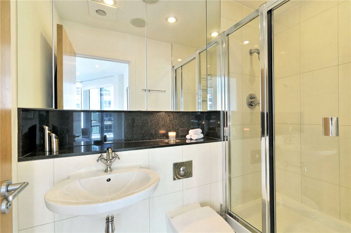 flat for sale in Kingfisher House, Battersea Reach, Juniper Drive