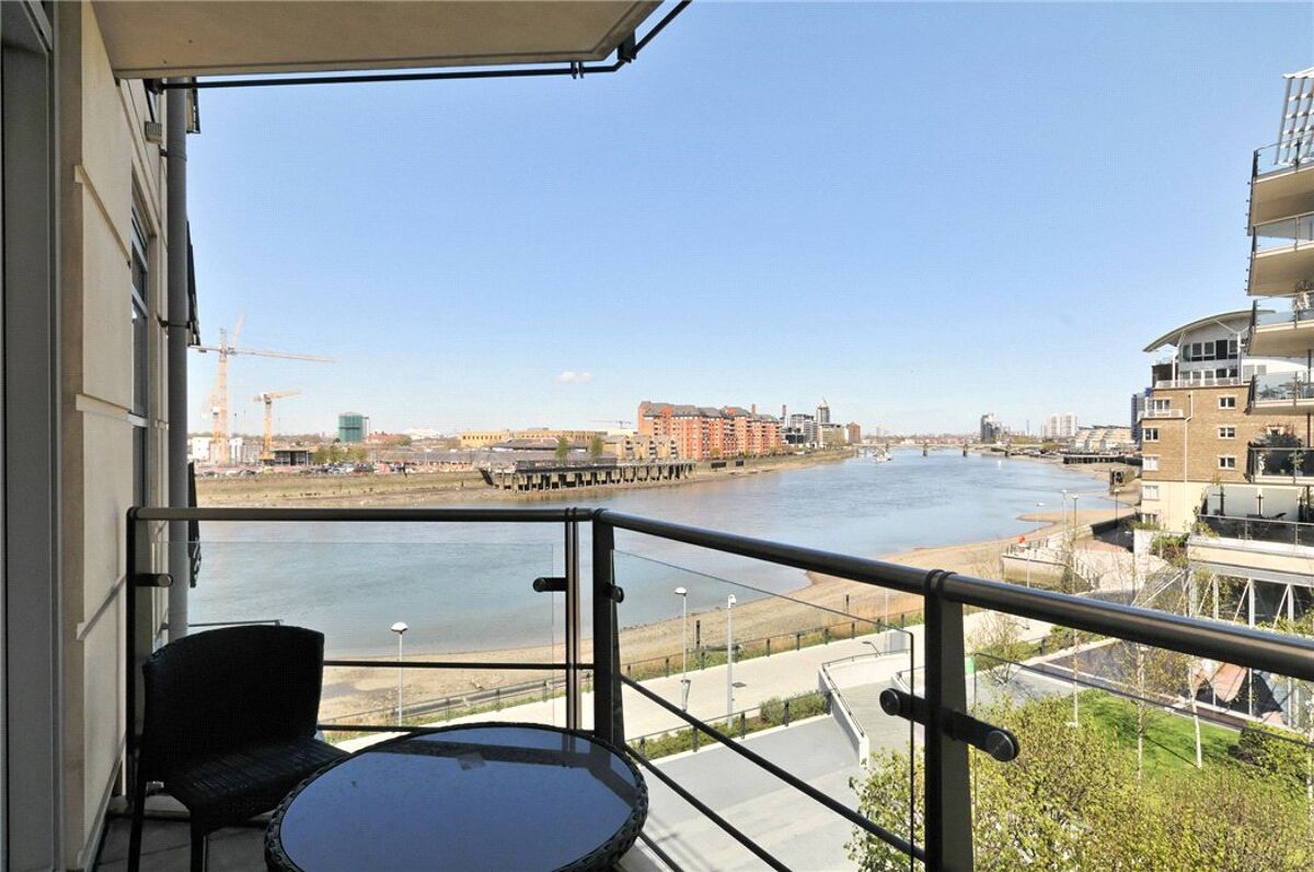 flat for sale in Kingfisher House, Battersea Reach, Juniper Drive