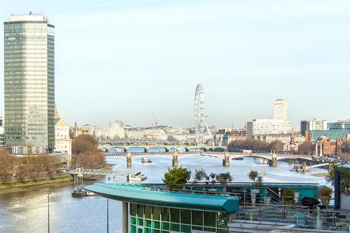 flat for sale in Flagstaff House, St Wharf, Vauxhall, London