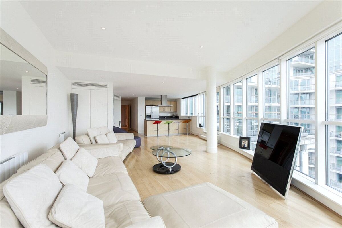 flat for sale in Flagstaff House, St Wharf, Vauxhall, London