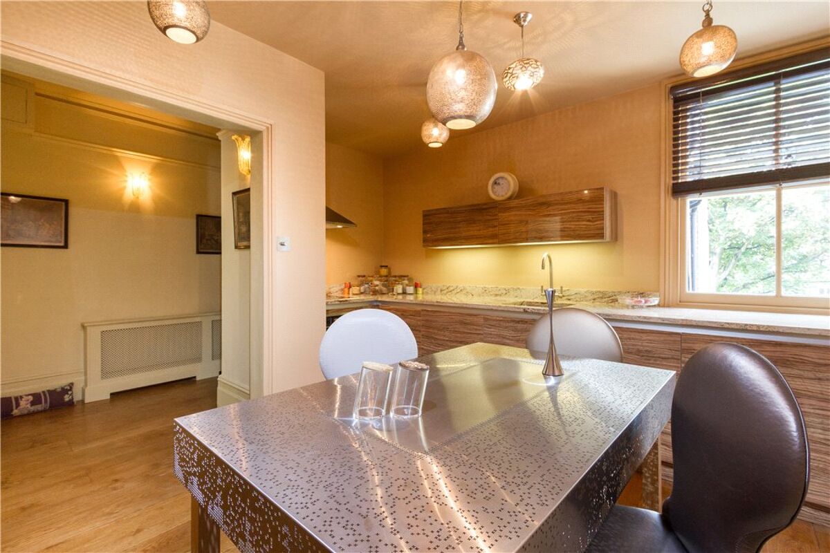 flat for sale in Albert Mansions, Albert Bridge Road, Battersea Park