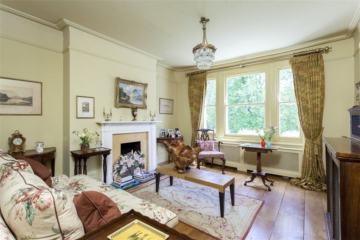 flat for sale in Albert Mansions, Albert Bridge Road, Battersea Park