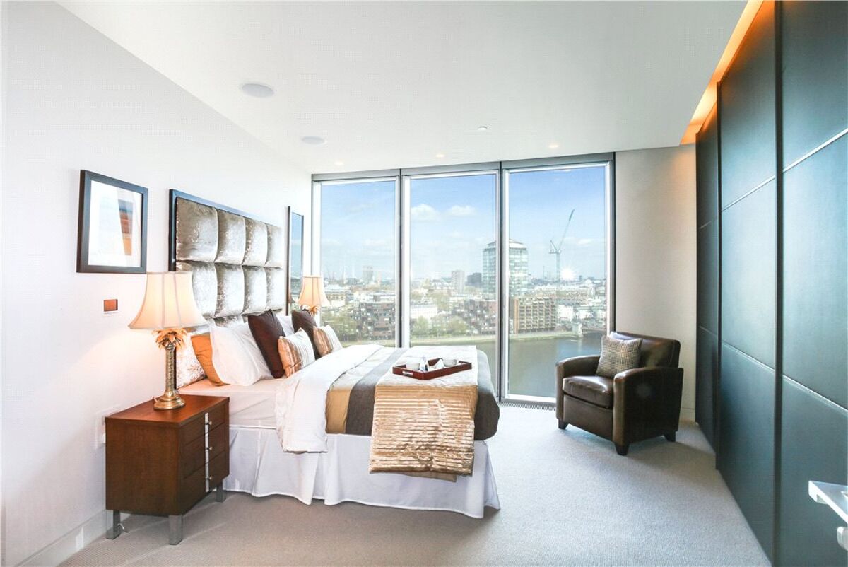 flat for sale in The Tower, One St. Wharf, Vauxhall, London, SW8 RVR140108 Knight Frank