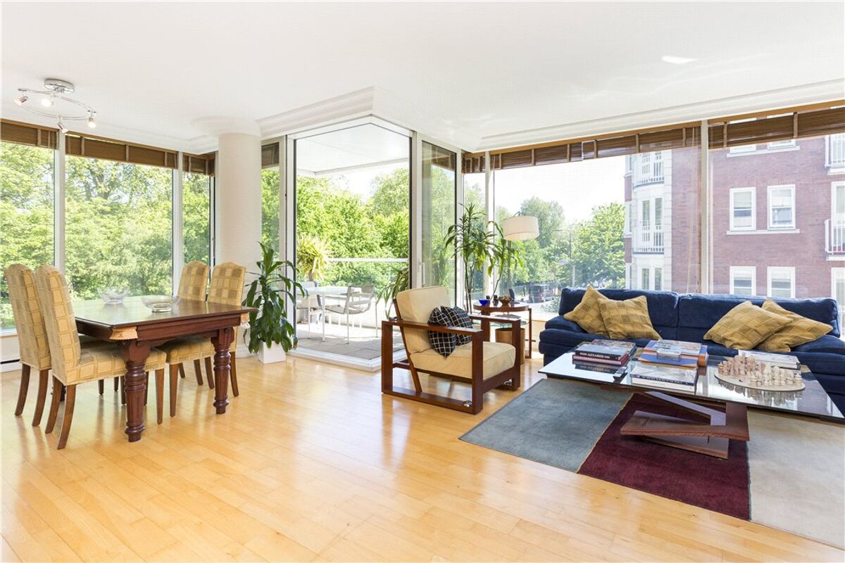 flat for sale in Albert Bridge Road, Battersea Park, London, SW11