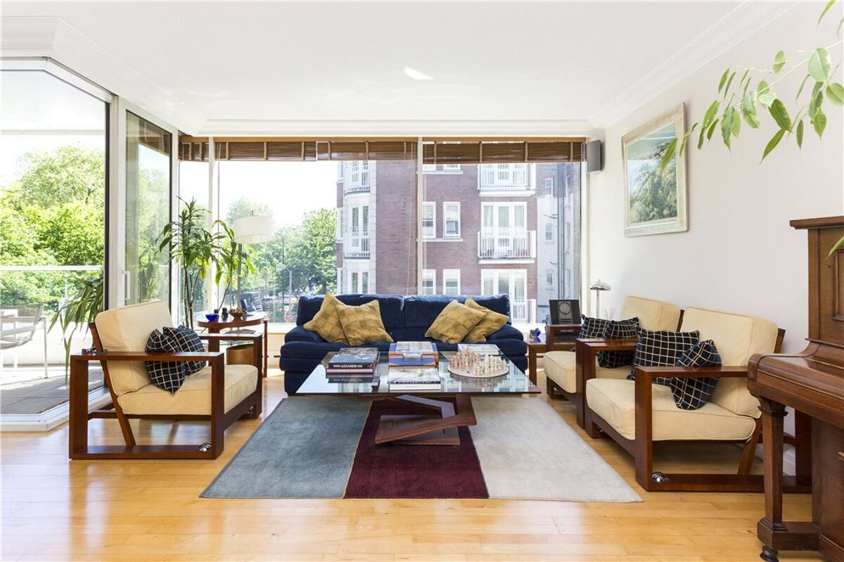 flat for sale in Albert Bridge Road, Battersea Park, London, SW11