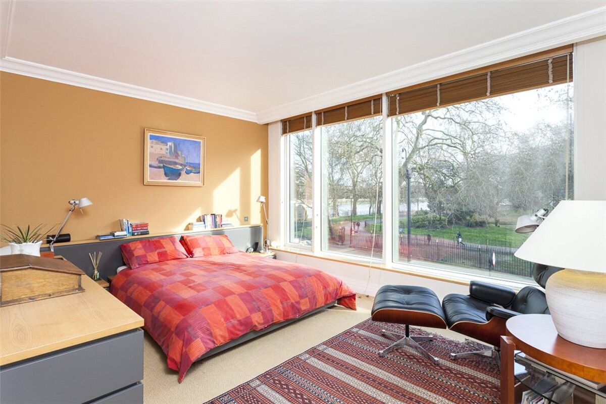 flat for sale in Albert Bridge Road, Battersea Park, London, SW11