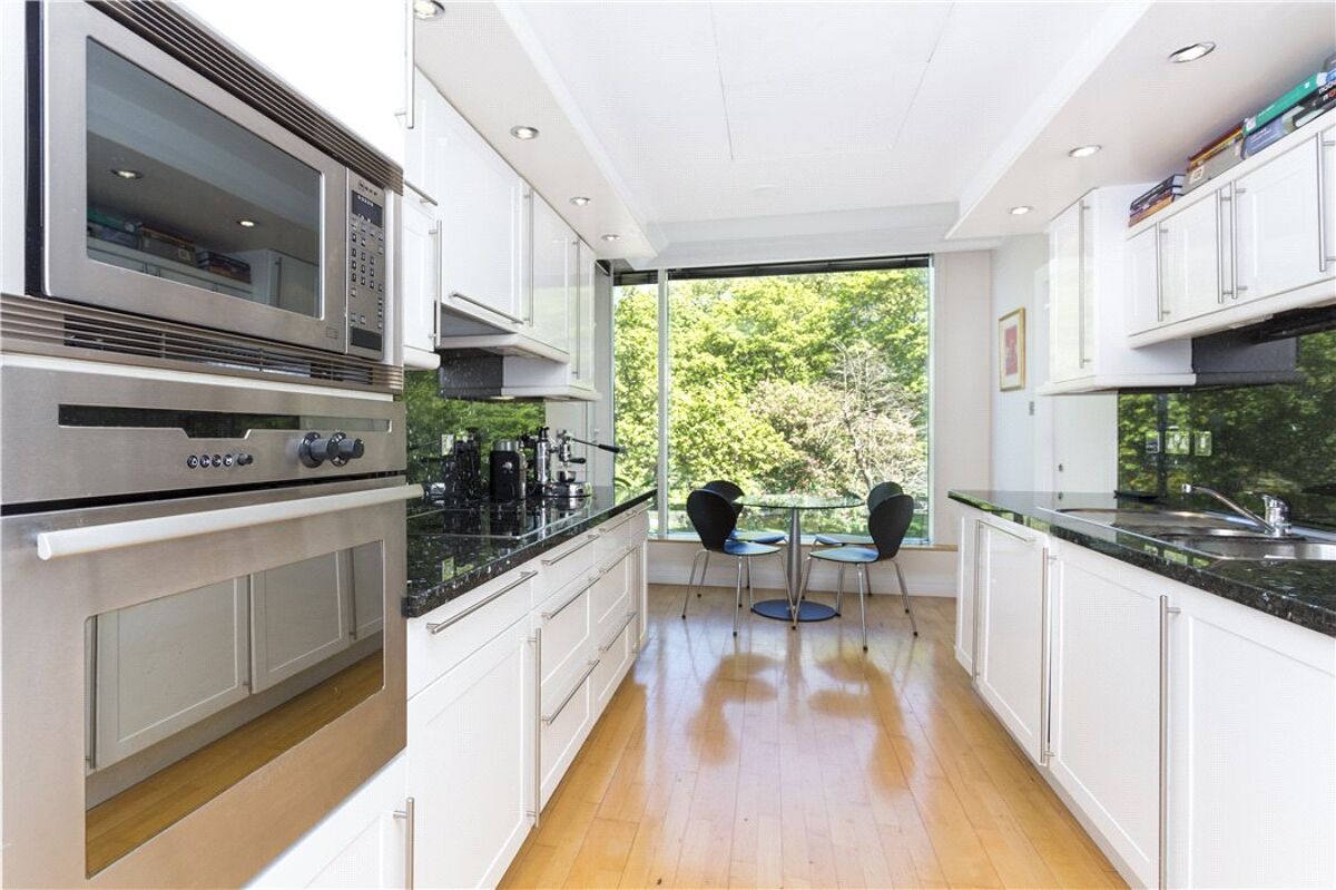 flat for sale in Albert Bridge Road, Battersea Park, London, SW11