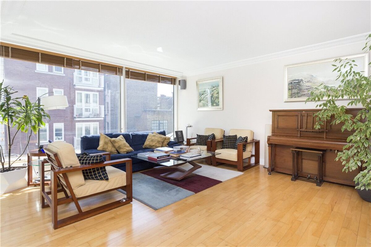 flat for sale in Albert Bridge Road, Battersea Park, London, SW11