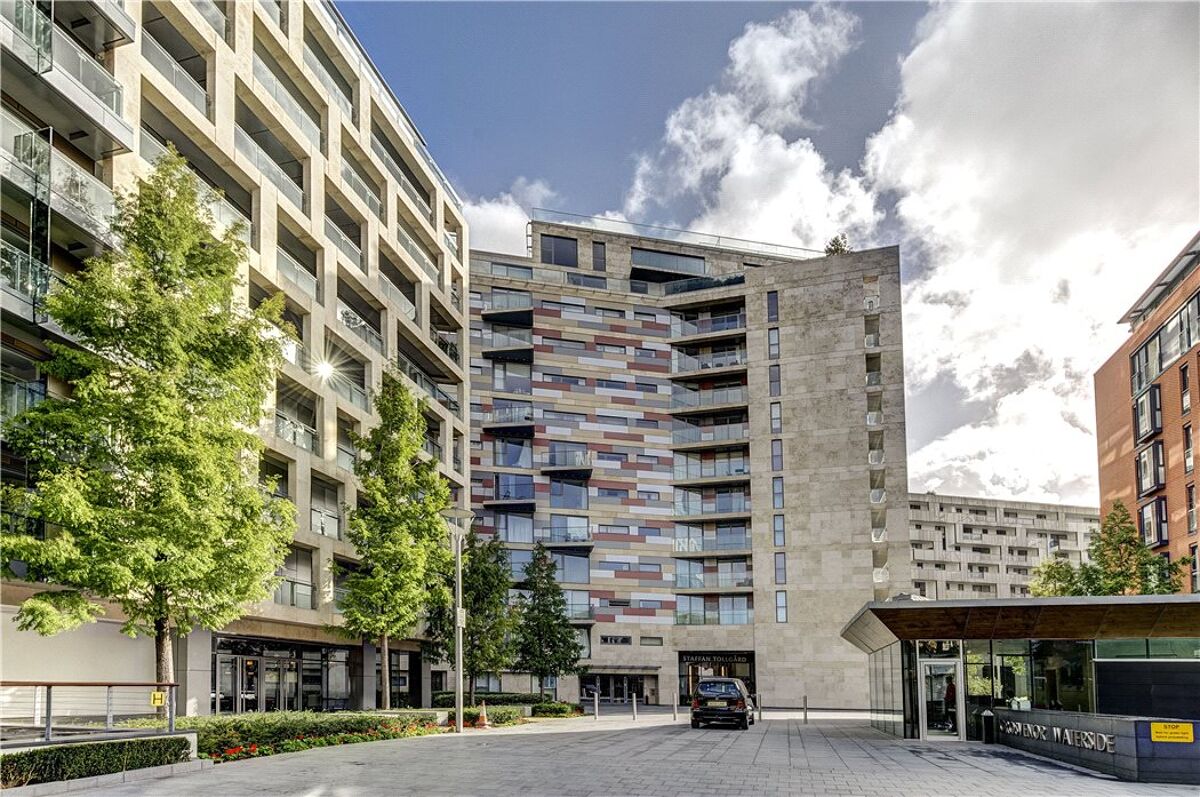 flat for sale in Caro Point, Grosvenor Waterside, 5 Gatliff Road
