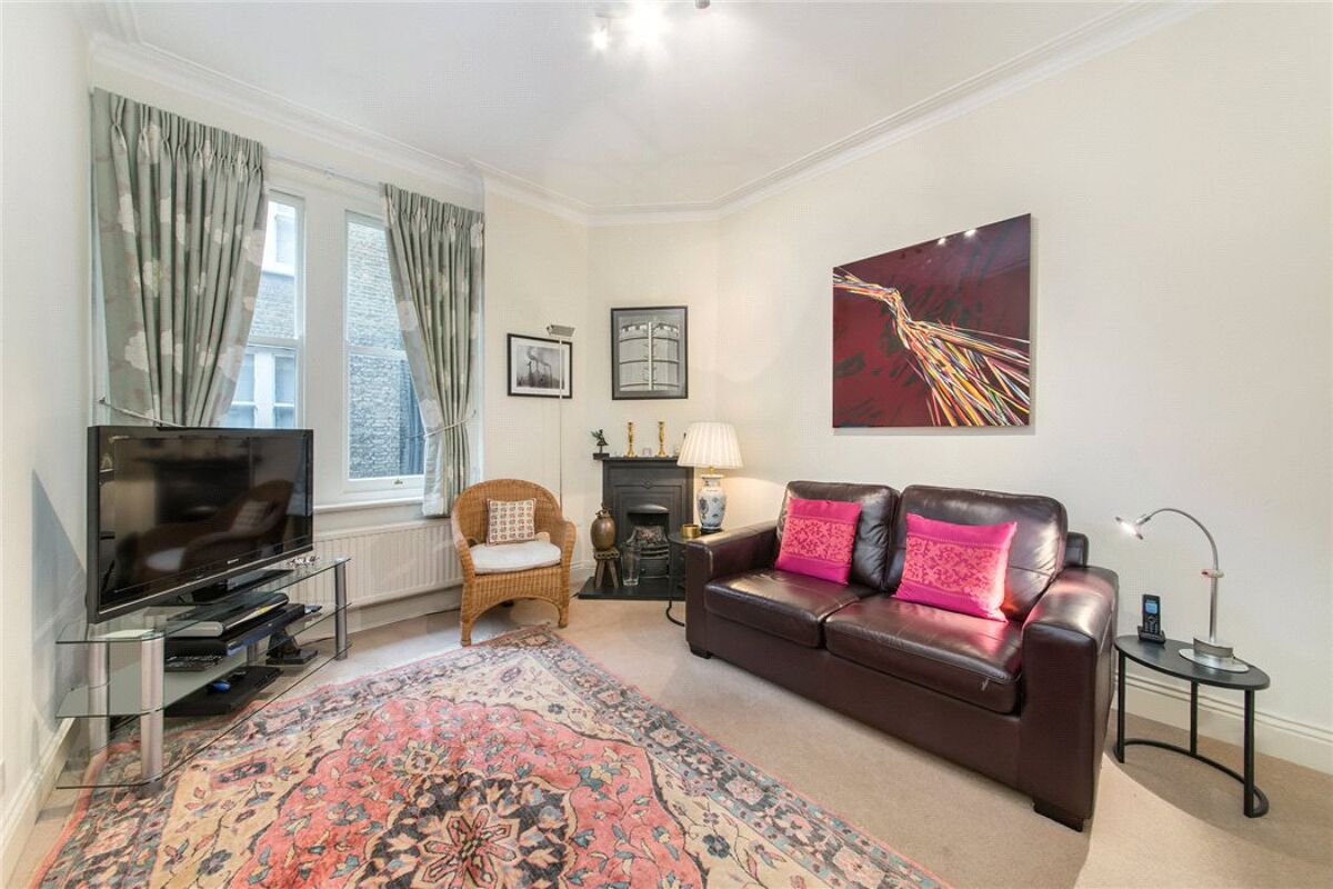 flat for sale in Prince of Wales Mansions, Prince of Wales Drive