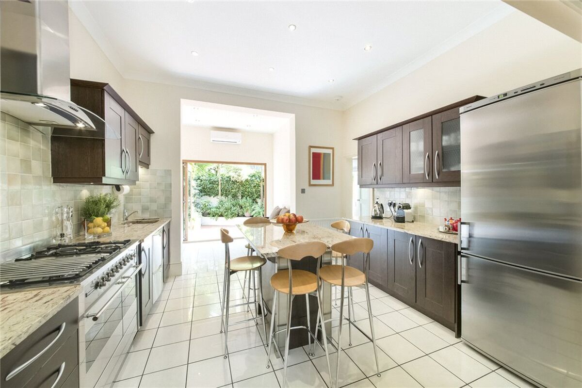 house for sale in Battersea Bridge Road, Battersea Park, London, SW11