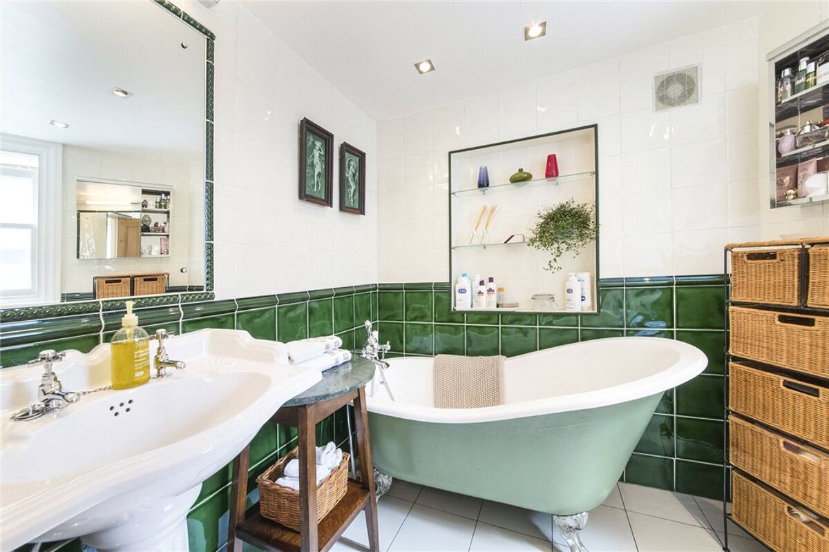 house for sale in Battersea Bridge Road, Battersea Park, London, SW11