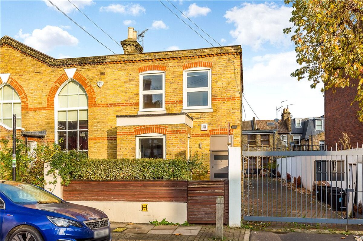 house for sale in Falcon Grove, Battersea, London, SW11 RVR150250