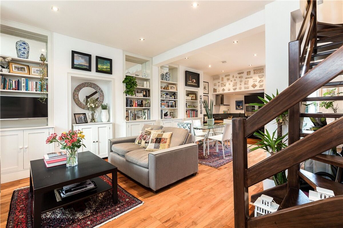 house for sale in Falcon Grove, Battersea, London, SW11 RVR150250